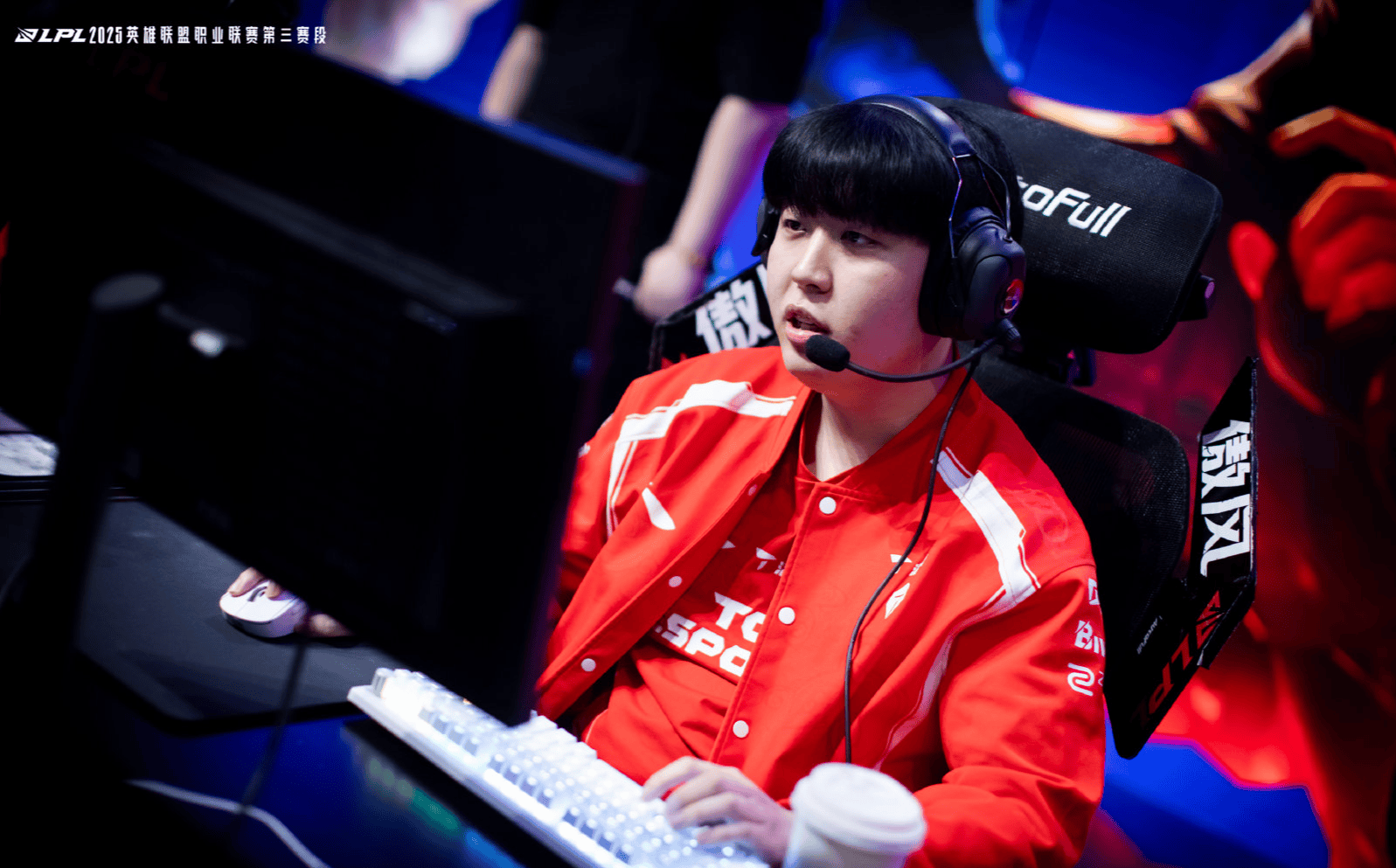 关于Rookie在TL比赛中逆转，突破纪录引发热议！的信息